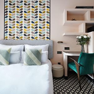 Medium King Room